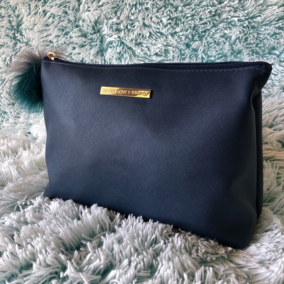 Tender Love + Carry Handbags - Tender Love + Carry Travel Bag